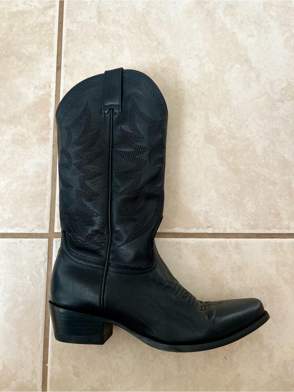 SHYANNE Classic Black Leather Cowboy Boot